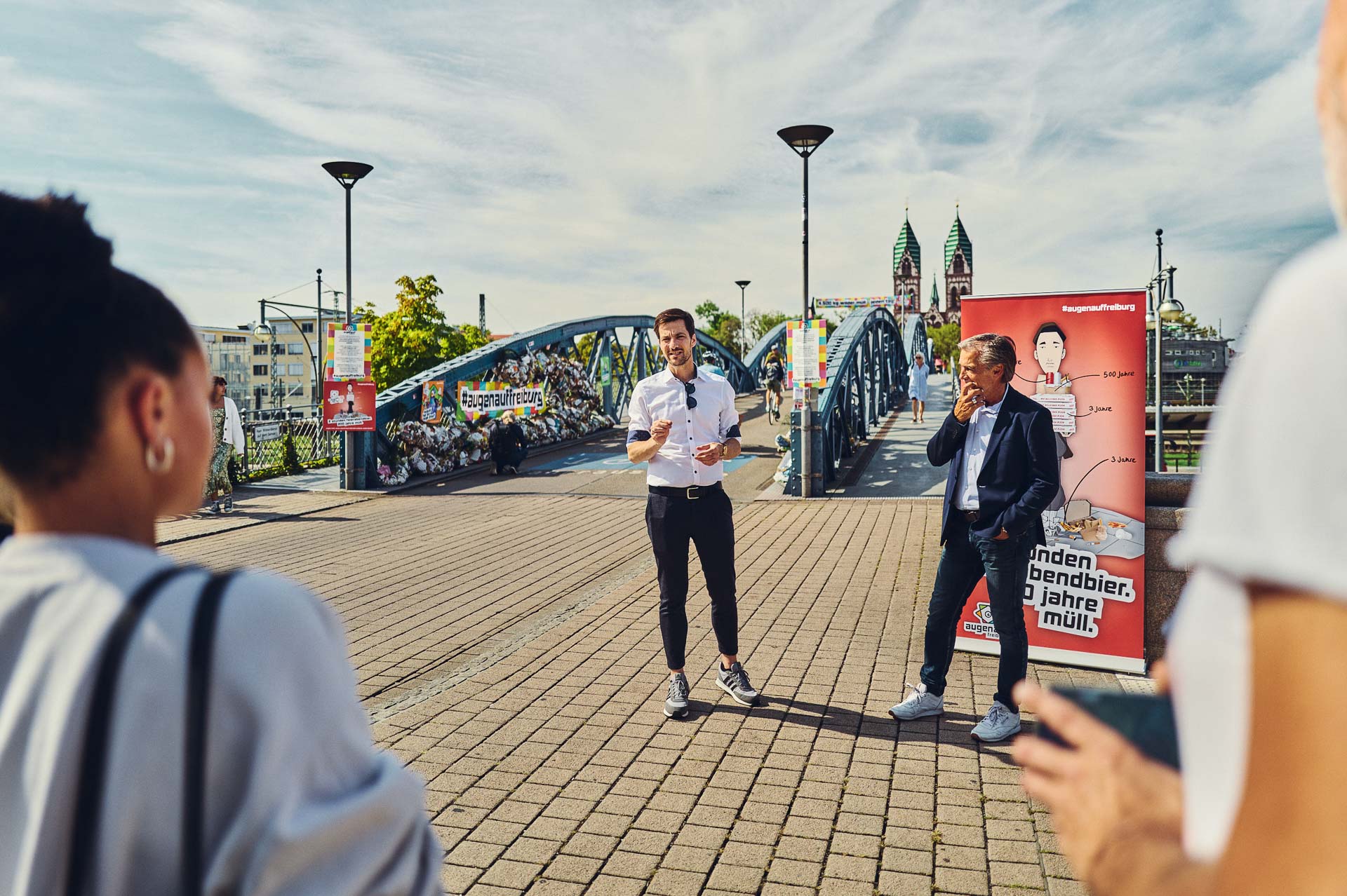 Martin Horn und Michael Broglin auf der Blauen Brücke in Freiburg